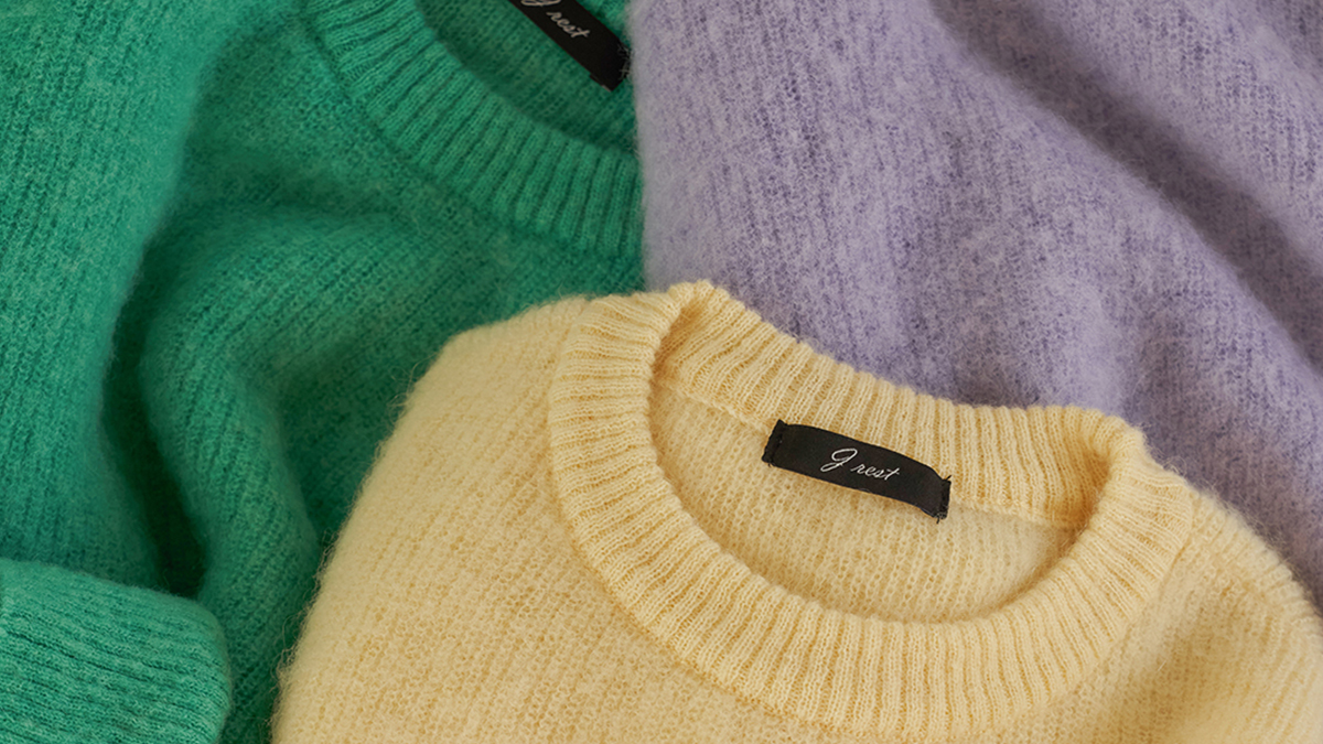 シルキーな色合い！チクチクゼロのブラッシング加工で丁寧に仕上げたモヘアニット