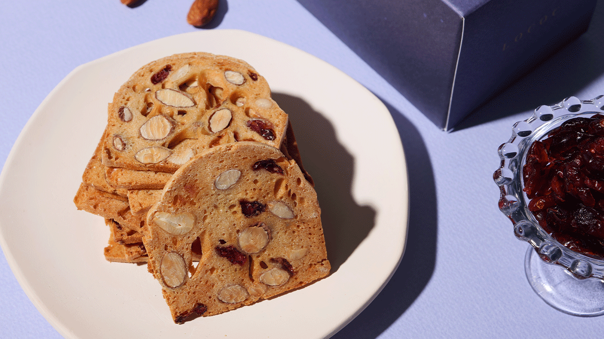 サクサク食感がクセになる、一度開けたら止まらない！ロコク国産小麦クリスプ