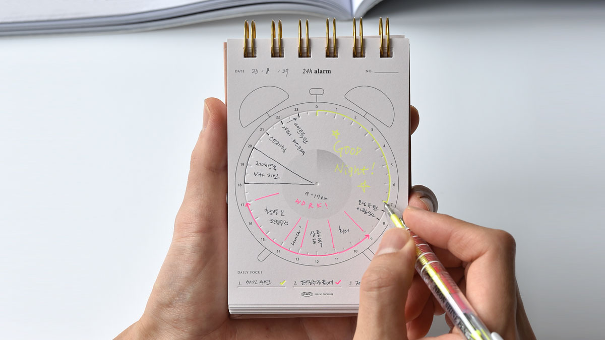 [Time Management Essential] Daily planner designed like a watch follow the press lines and write with a pen