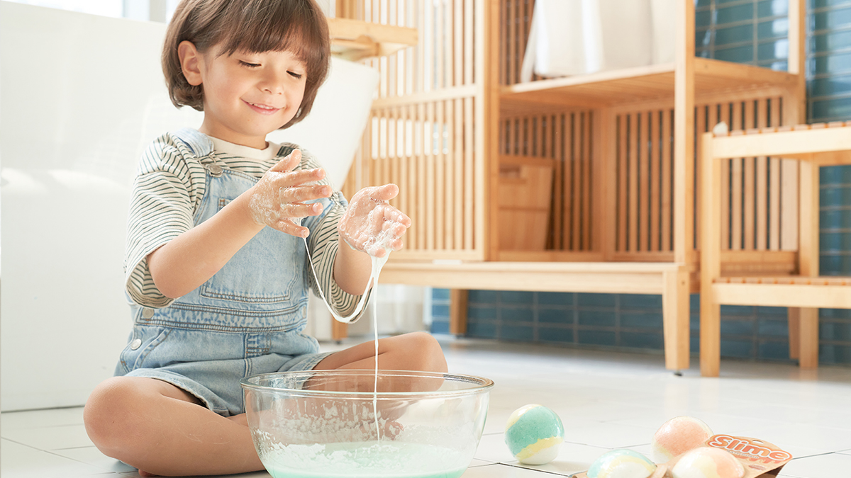 물과 만나는 순간, 마법처럼 슬라임으로 변하는 슬라임 버블 배쓰밤 