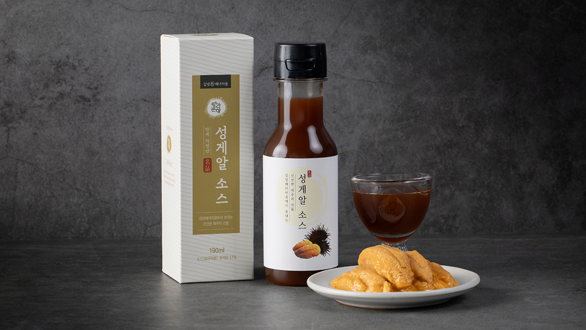 Sea urchin roe sauce made from fresh sea urchins harvested by Jeju haenyeo divers