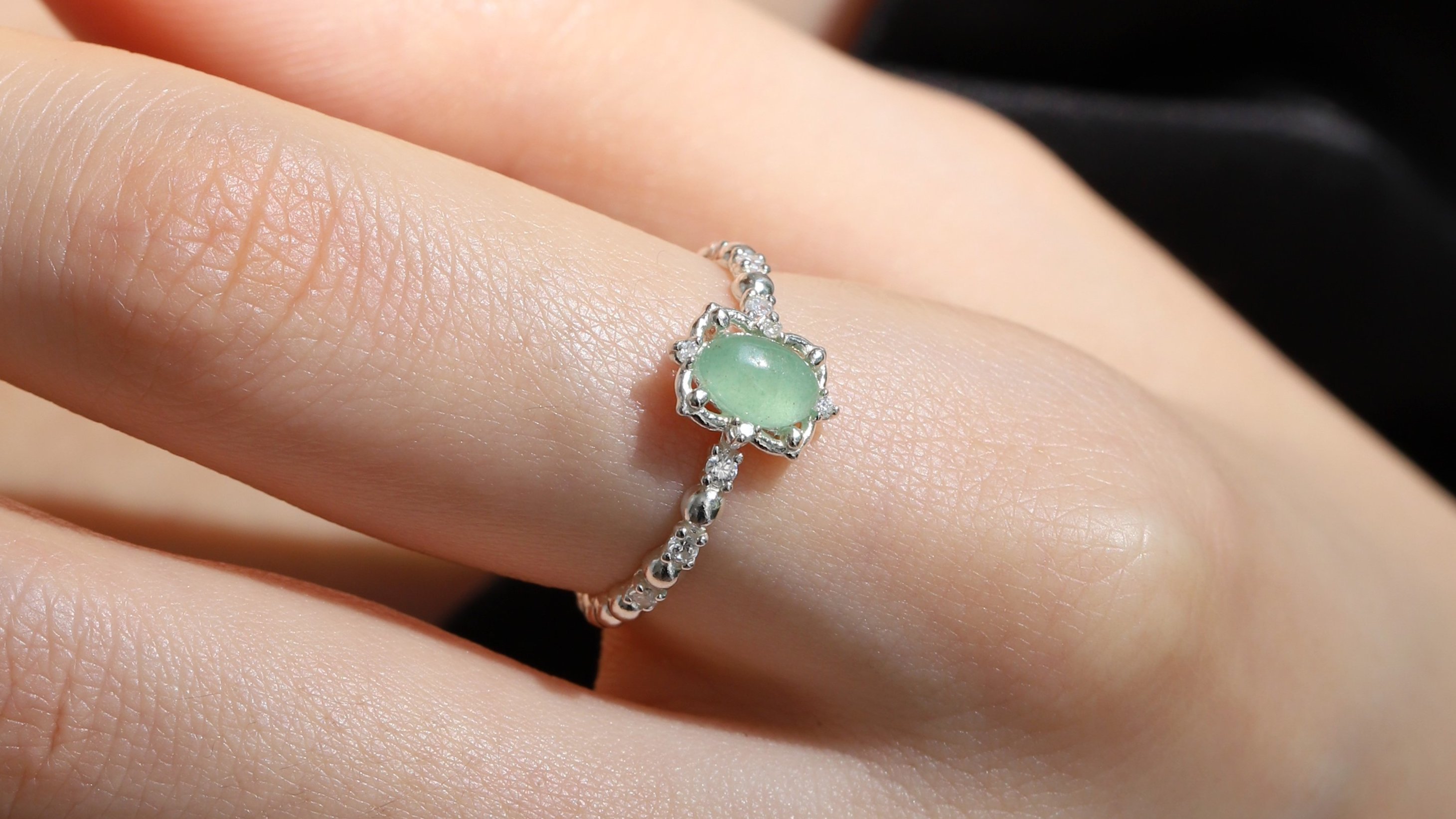 [Encore] Ring Inspired by the Angles and Curves of Traditional Roof Tiles