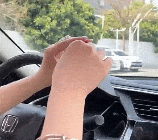 맥세이프 링 부착 GIF.gif