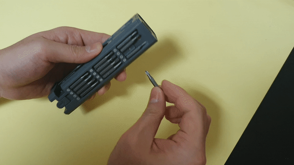 볼트 넣기 GIF.gif