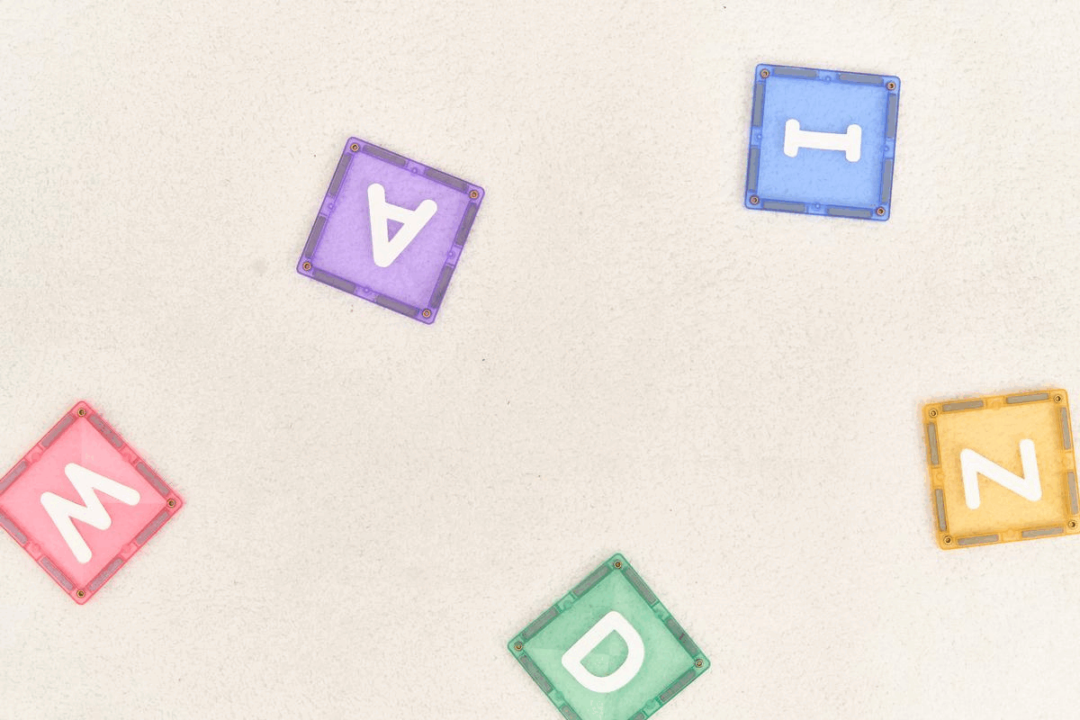 1. 와디즈 글자.gif