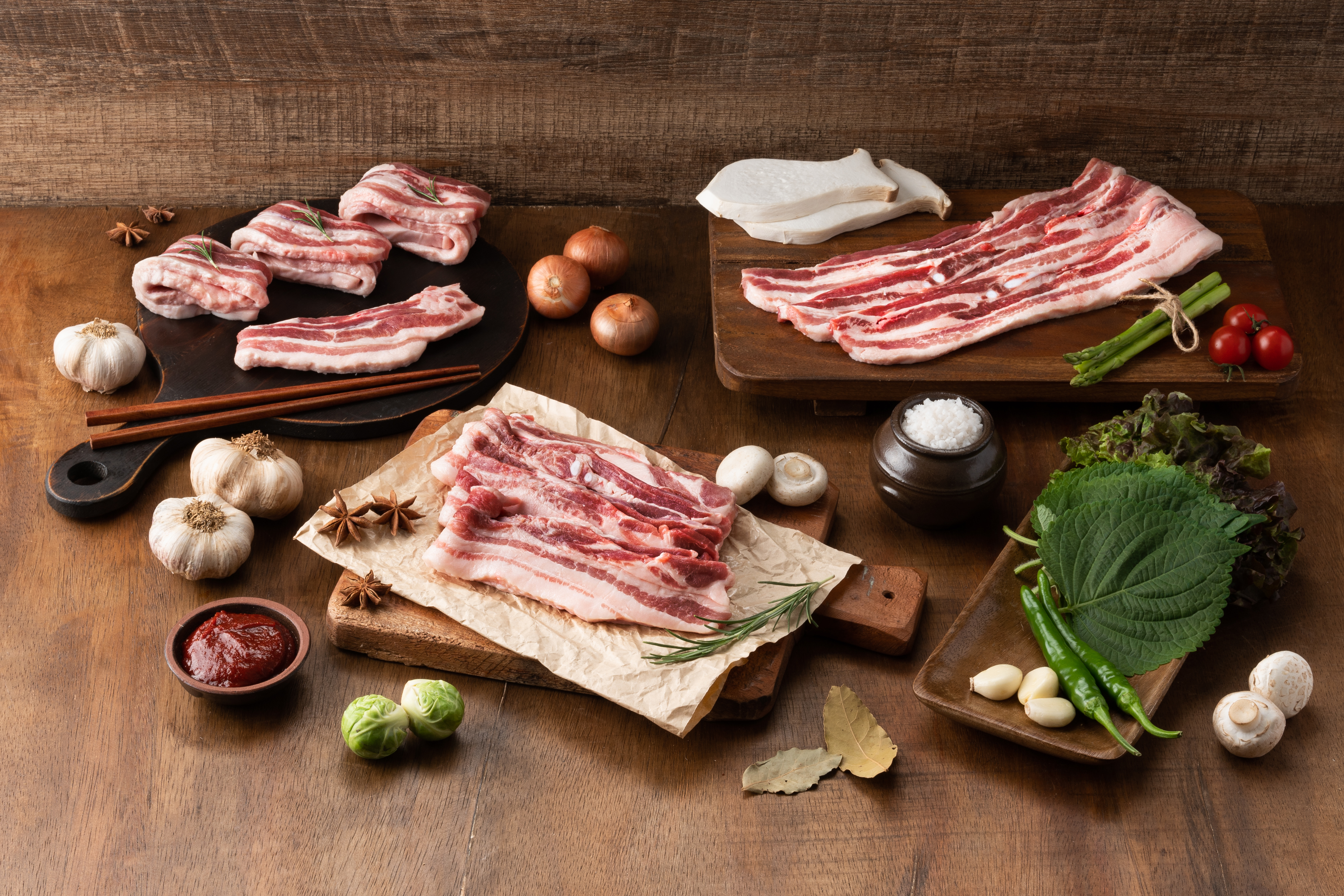 Celebrate year-end with family using premium Korean pork! Juicy belly and tender neck cuts!