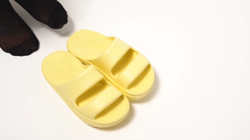 4.걍 신는모습.webp