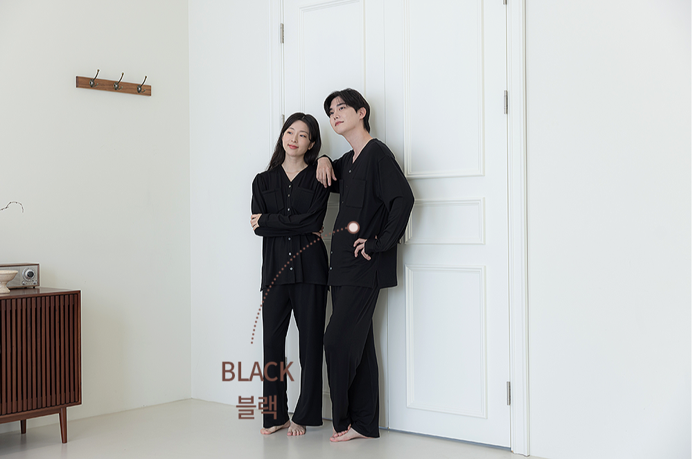 wintercouplepajamas14.png