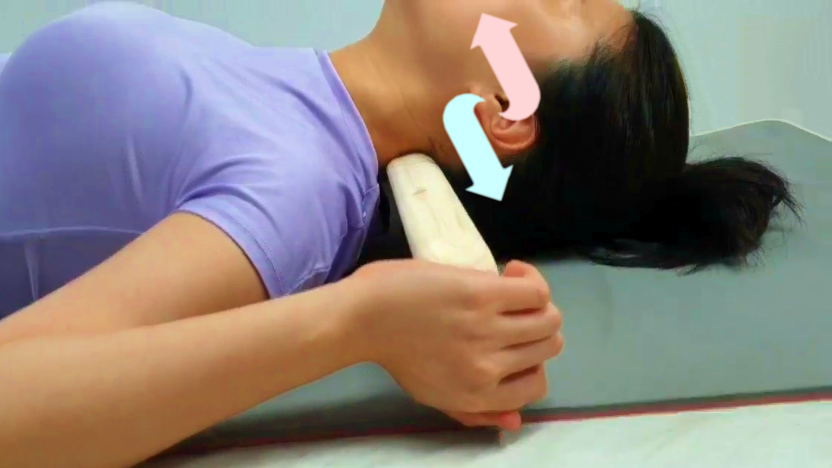 묵직하고 뻐근한 목, 물리치료 30년 전문가가 만든 경추지압블럭