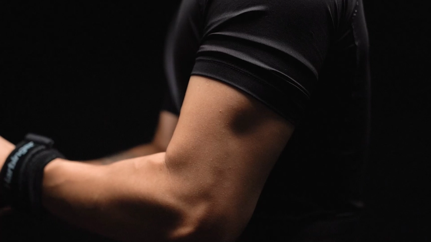 -14 힘들게 돌리는 모습.webp