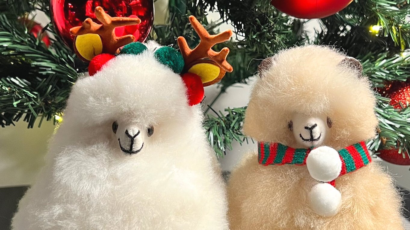 [クリスマスエディション] ペルー直輸入の柔らかくて可愛いアルパカぬいぐるみ
