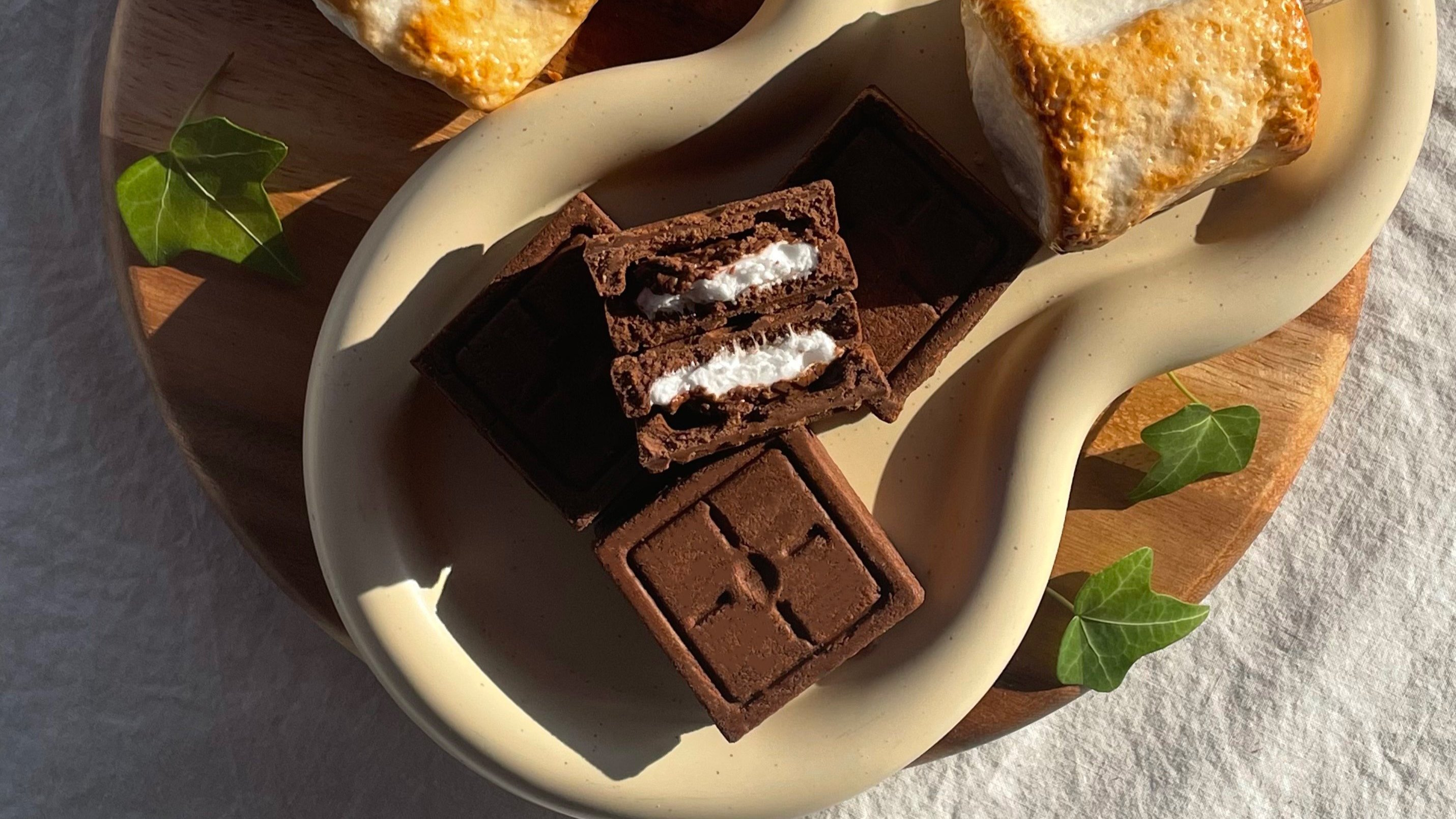 寒冬露营的甜蜜享受，三款手工棉花糖夹心饼干