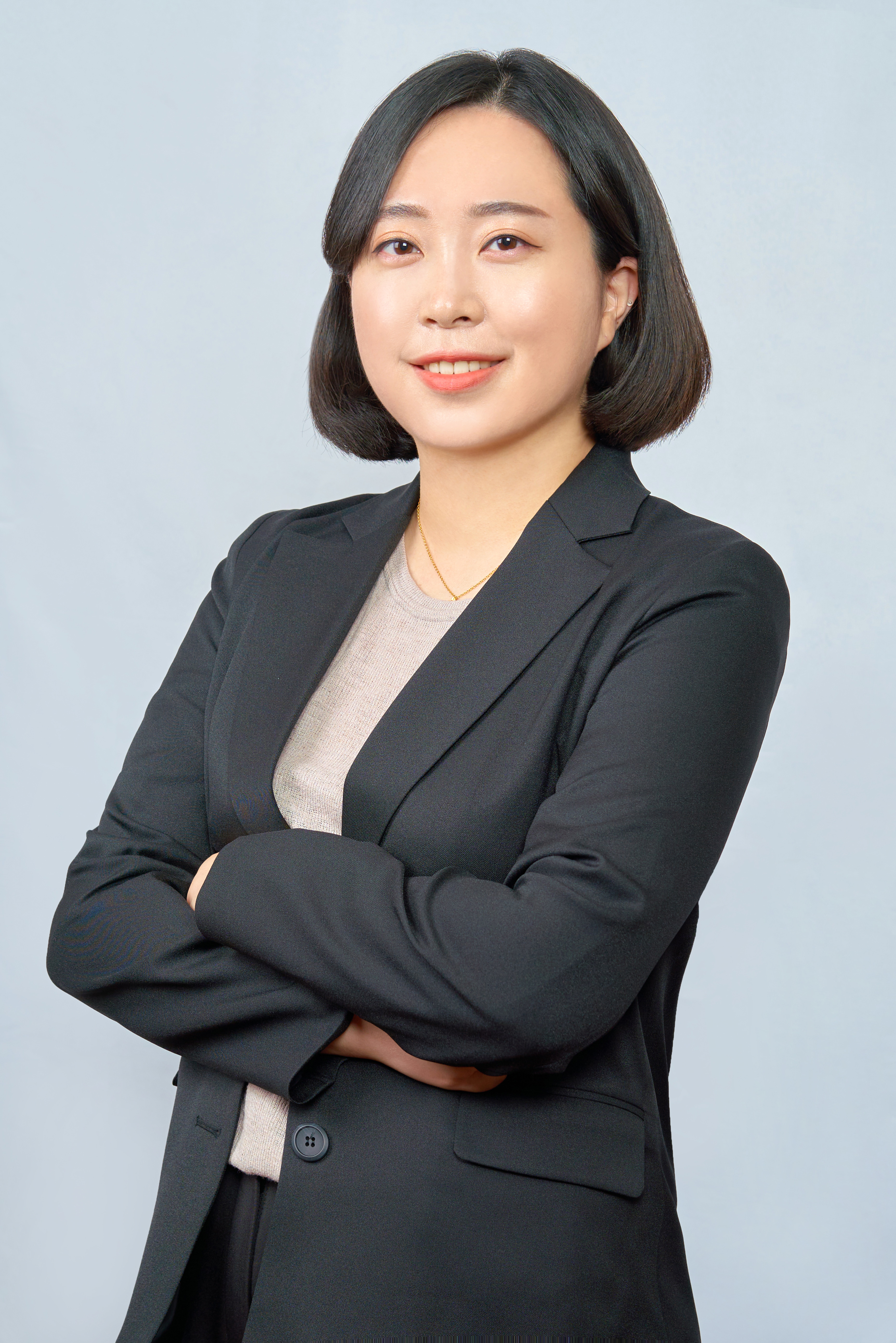 윤해진 대표님 프로필사진.jpg