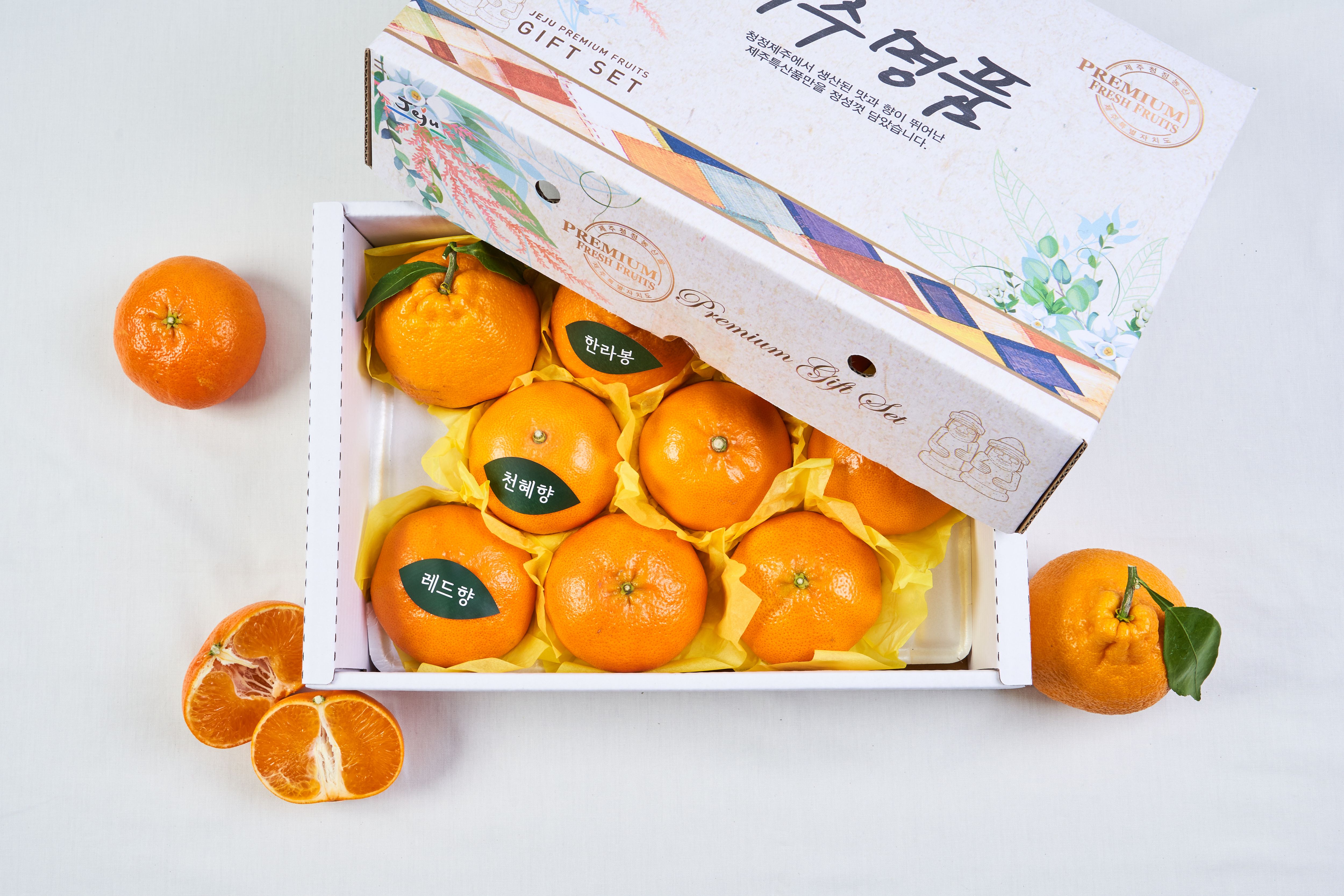 [Lunar Gift Set: 3 Premium Citrus Fruits] Hallabong Redhyang Cheonhyehyang Winter's Finest Citrus Trio