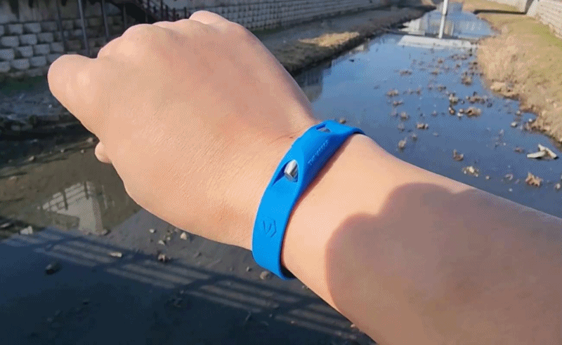 손목 움직임 강가.gif