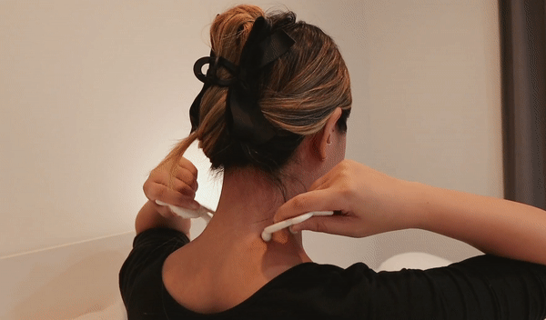 G_129 양손 뒤 승모근.gif