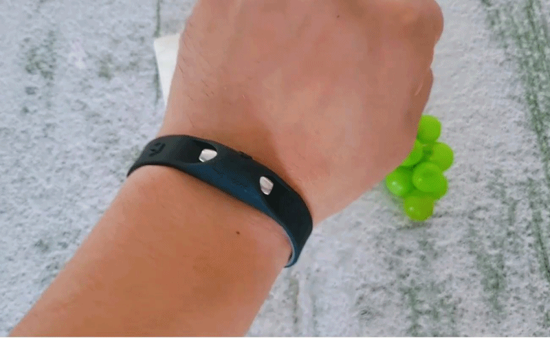 언박싱 3 착용02.gif