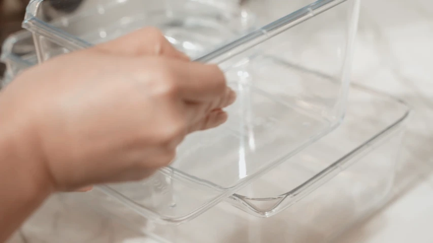 차곡차곡 쌓아서 수납 장면.webp