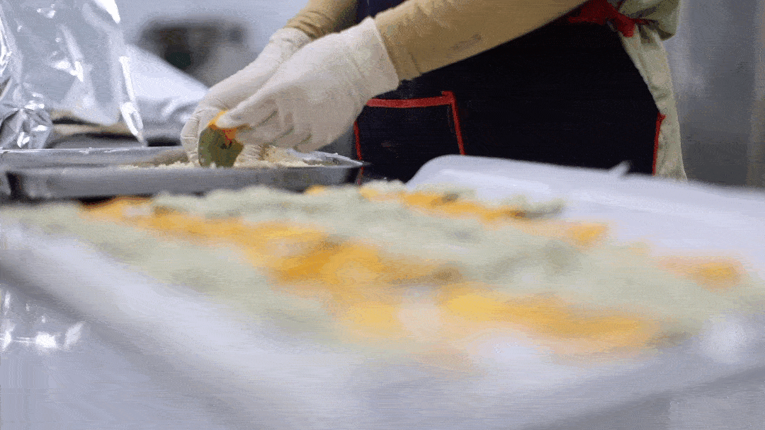 건망고_01_19_가지런히놓는다 압축본.gif