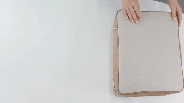 짐든상태로가방열어보여주기.gif