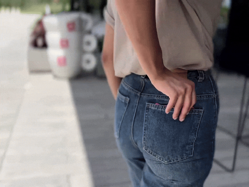 주머니에서 꺼내기.gif