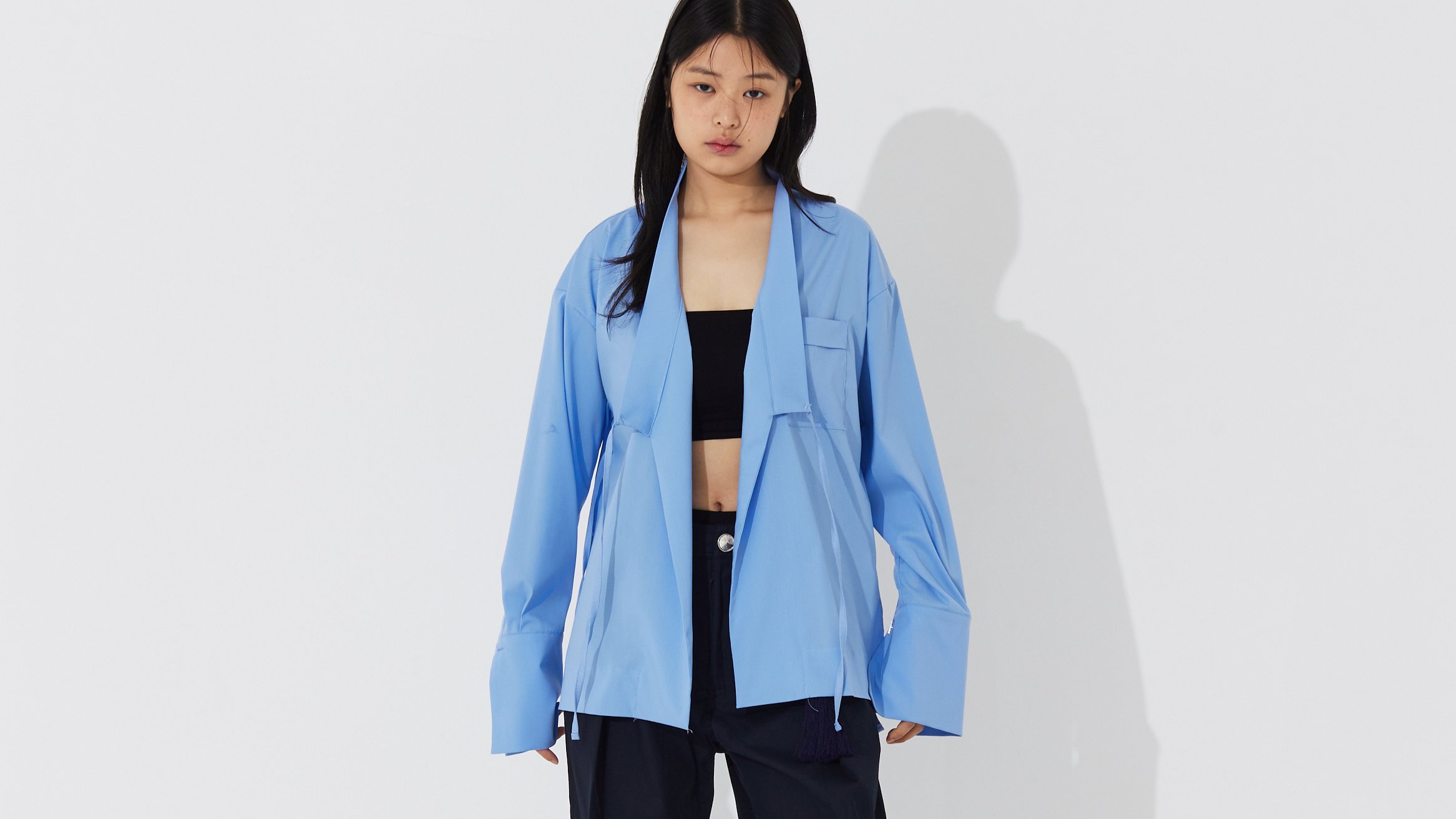 한복 오버핏 셔츠, 현대적 디자인으로 스타일리쉬하게