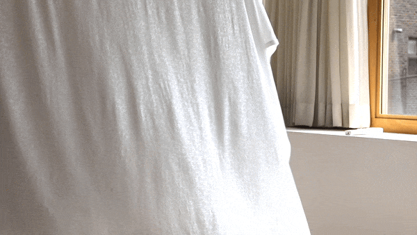 바람에 날려.gif