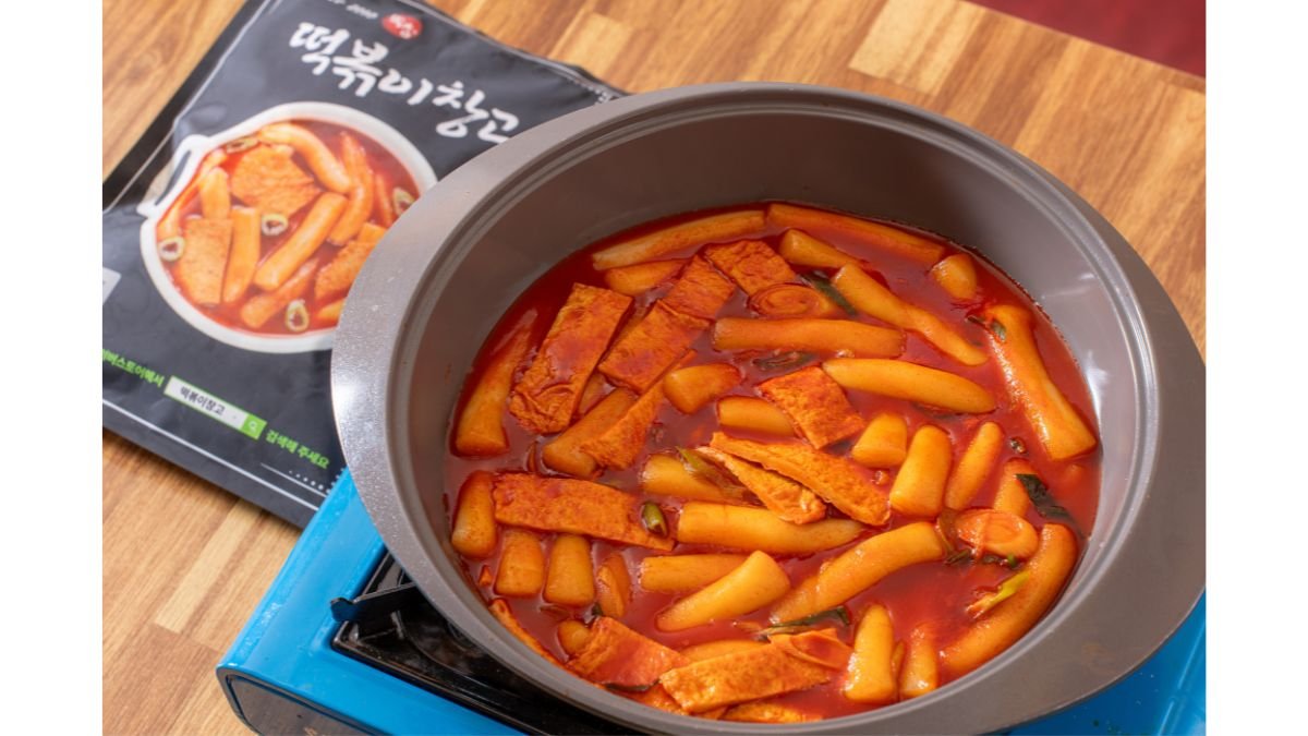 15 Years of Tradition in Suji Yongin — Tteokbokki Warehouse Tteokbokki Meal Kit!