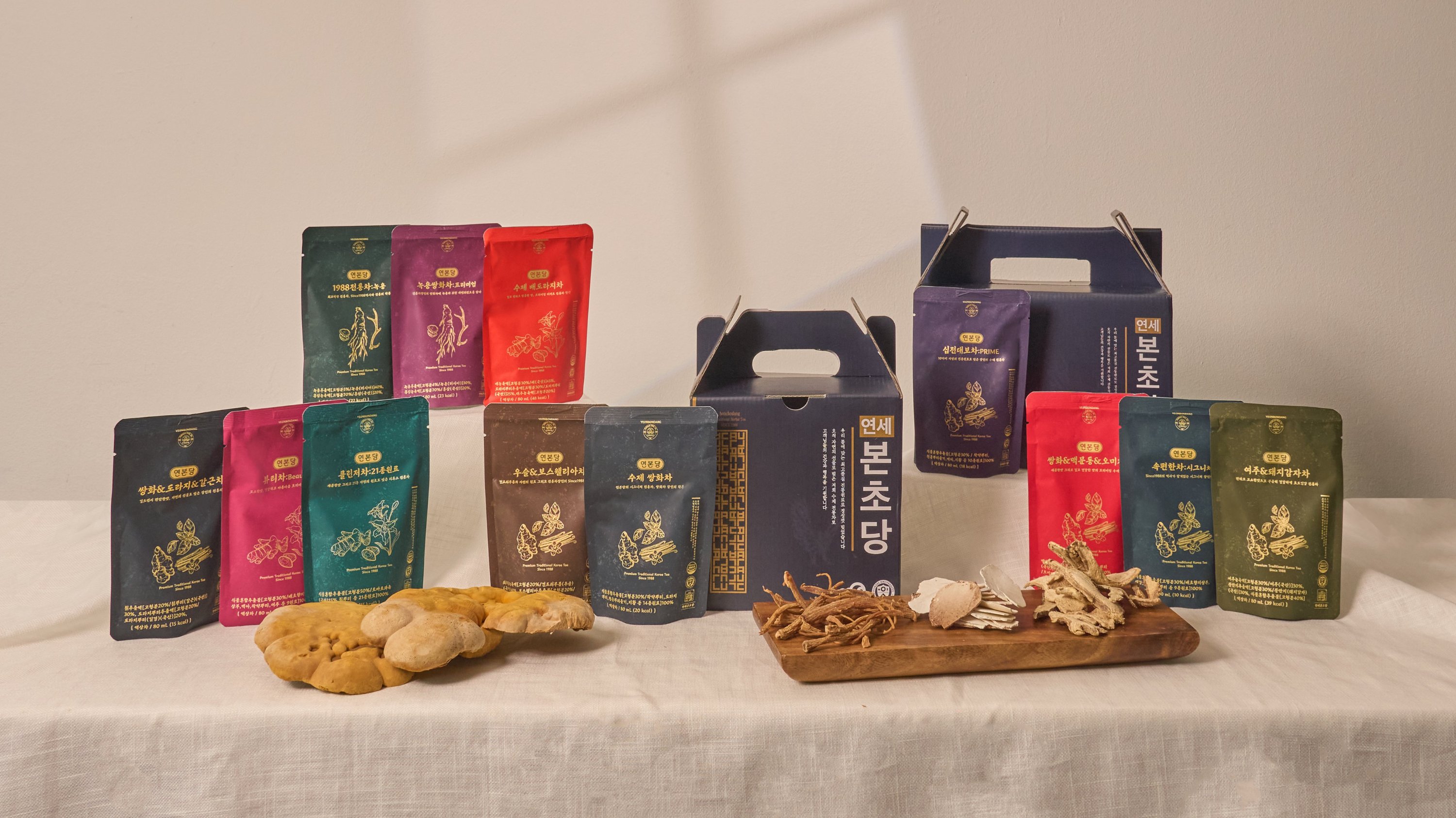 [延本堂]“手工传统茶12款”中秋礼盒特别组合+金色福袋礼盒包装