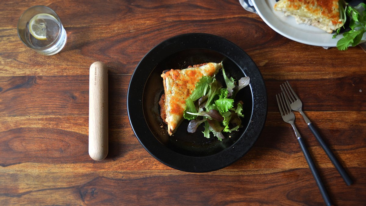 清潔感と温もりを宿す70年職人の鋳鉄フライパン、フジタ・キンゾク