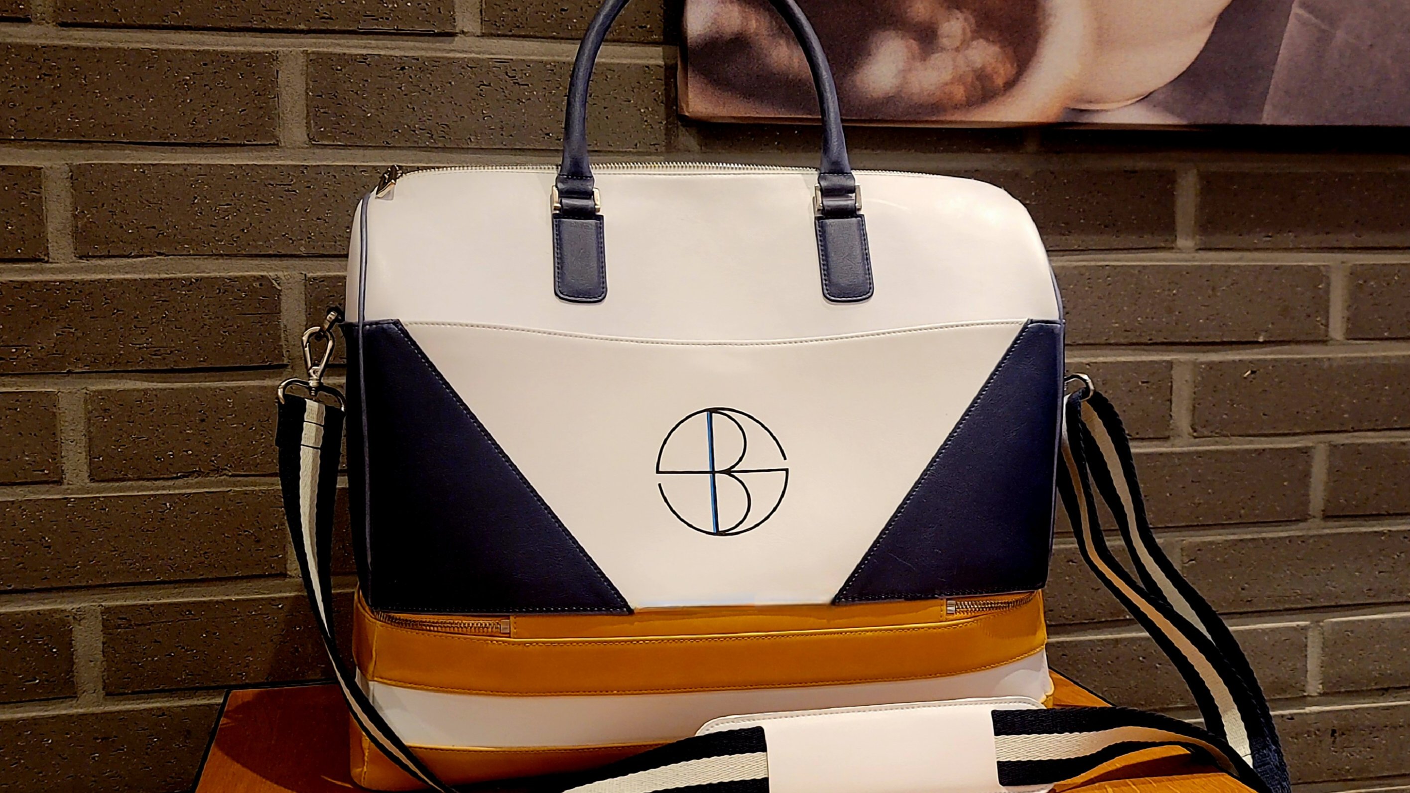 兼具可持续与时尚实用的包袋，一款就够。