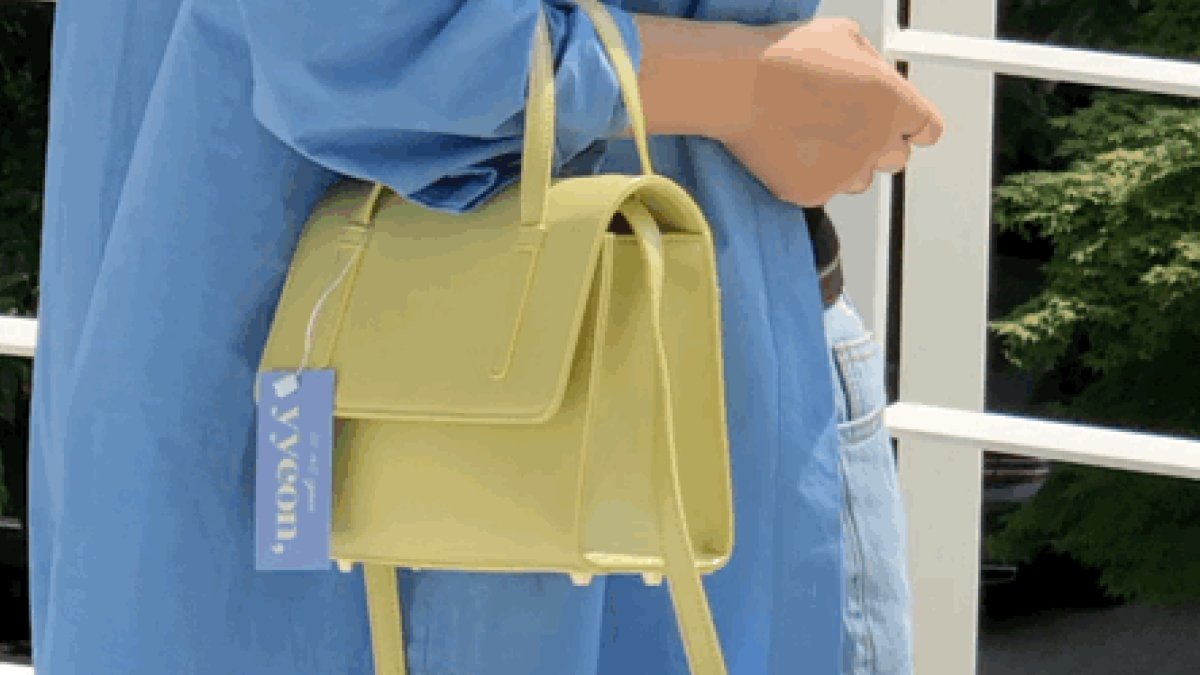 7-Day SpecialㅣOver 700M Sold+No More Digging for Lipstick [Bag + Pouch]