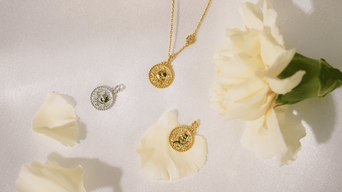 Now I Have a Cat! Necklace Capturing the Radiance of a Cat Pendant and Lab Diamond