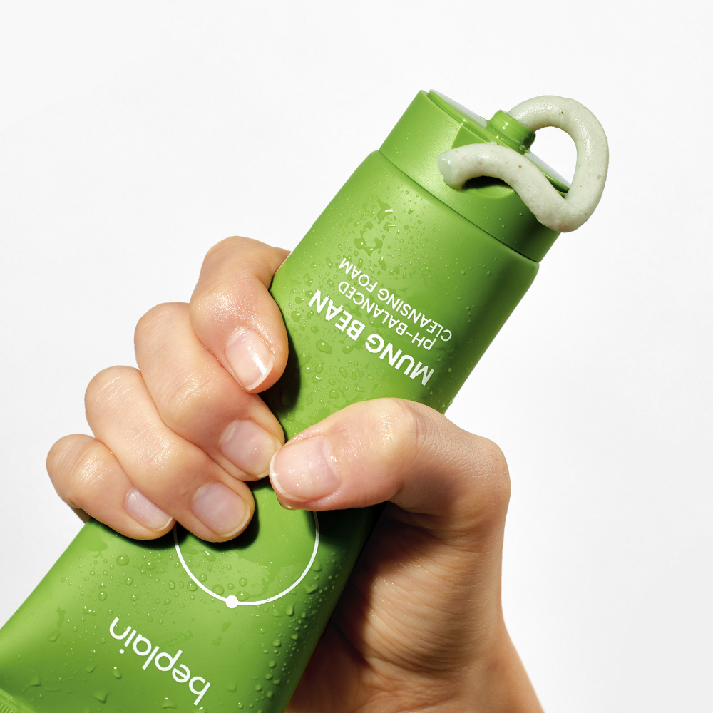 nv_thmb_mb cleansing foam_2.jpg