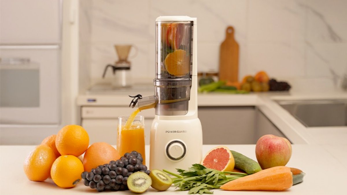 스크류 회전 방식으로 거름망없이 세척 1초컷ㅣ10만원대 초특가 저속착즙기