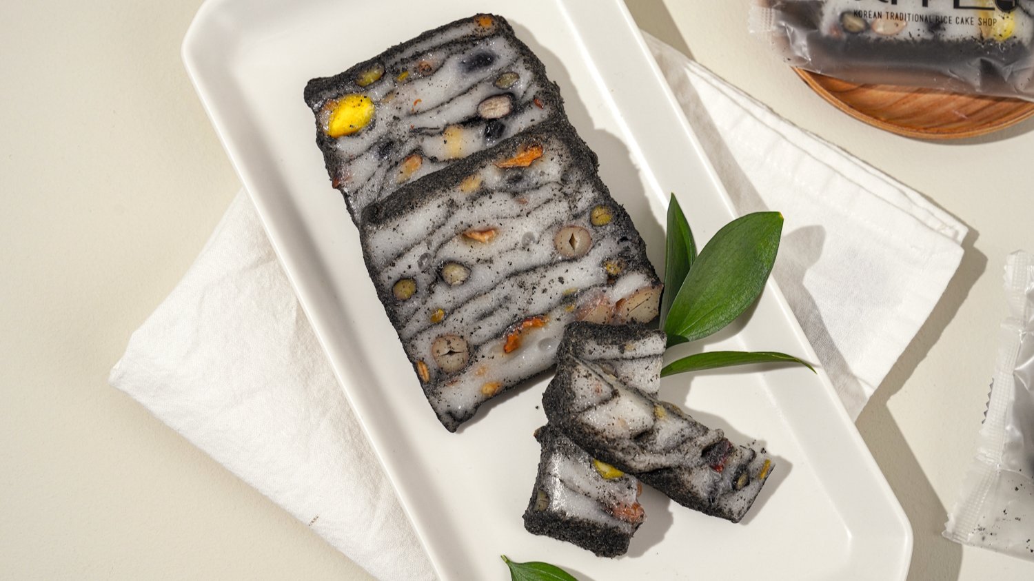 [떡의 혁명] 진짜 고소하고 맛있는 줄서는 떡집의 검증된 흑임자 구름떡