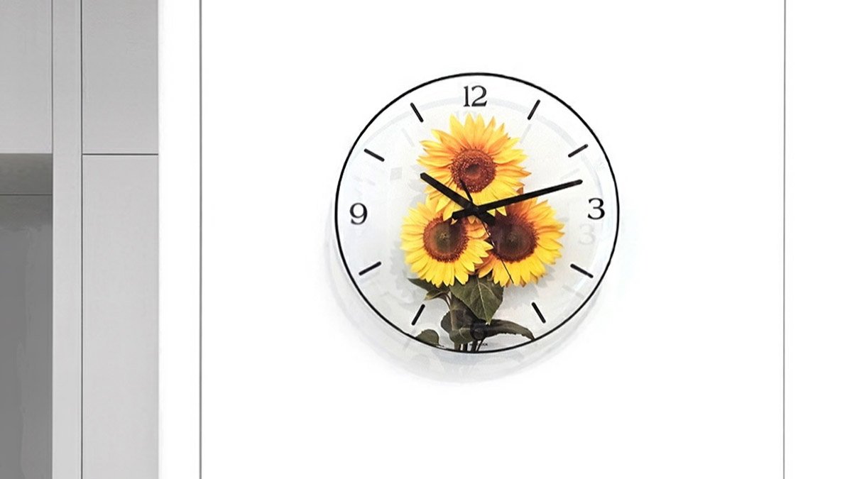 向日葵与猫头鹰打造的透明艺术挂钟