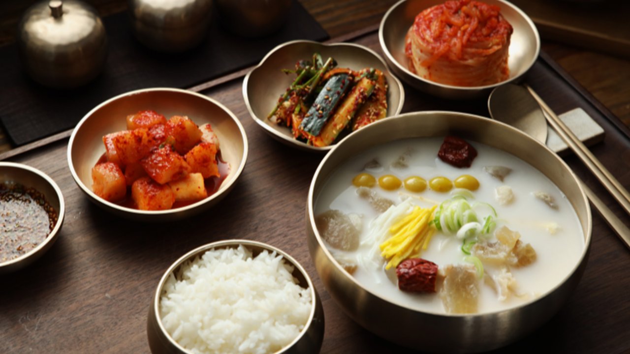 How about a nourishing meal to beat the heat? 90-year-old Jam Bae Ok Dogani Tang