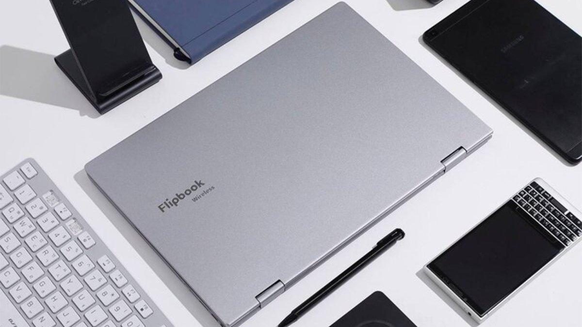 Encore 700 million | A cool device that turns your smartphone into a touch notebook tablet.