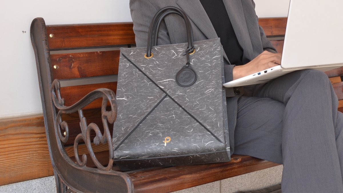 韓紙革を使用した高級ブリーフケース（書類鞄）