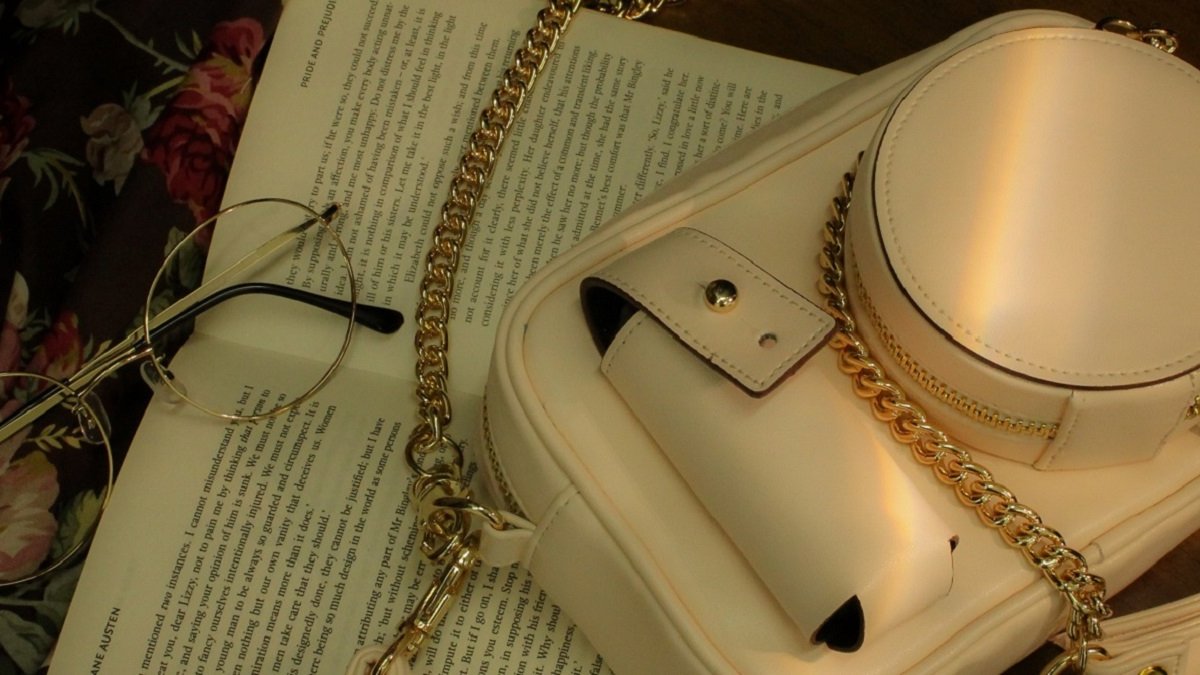 守护你闪耀时刻的完美包袋——CHITIBAG