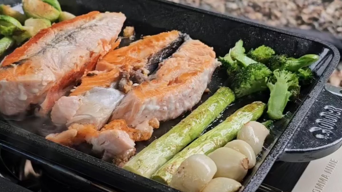 [评分4.5] 三层肉名店的经营秘诀，铸铁烤肉板仅需3万韩元左右