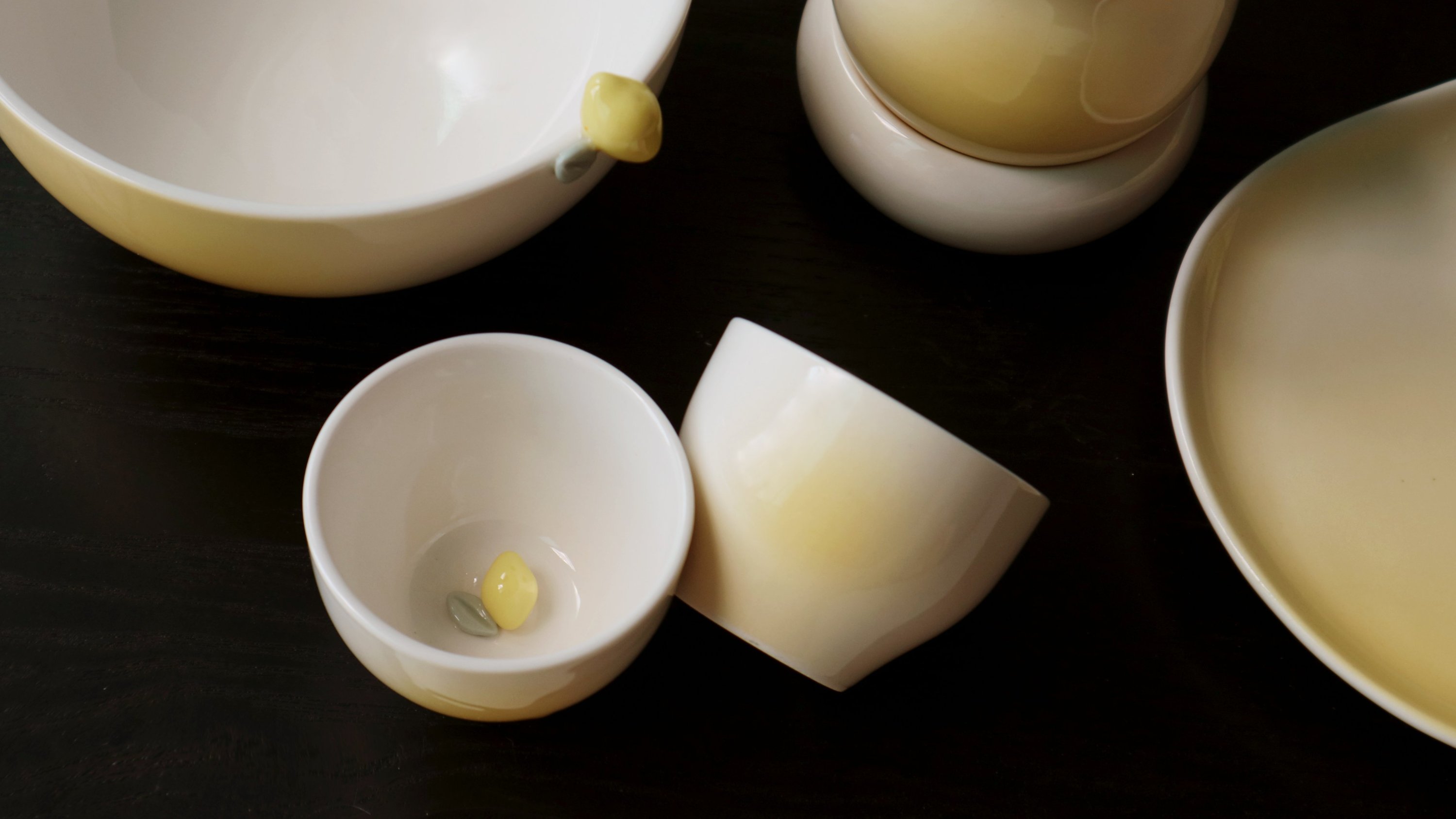 [餐桌上的水果警报]草莓&柠檬跃然其上的水木手工餐具