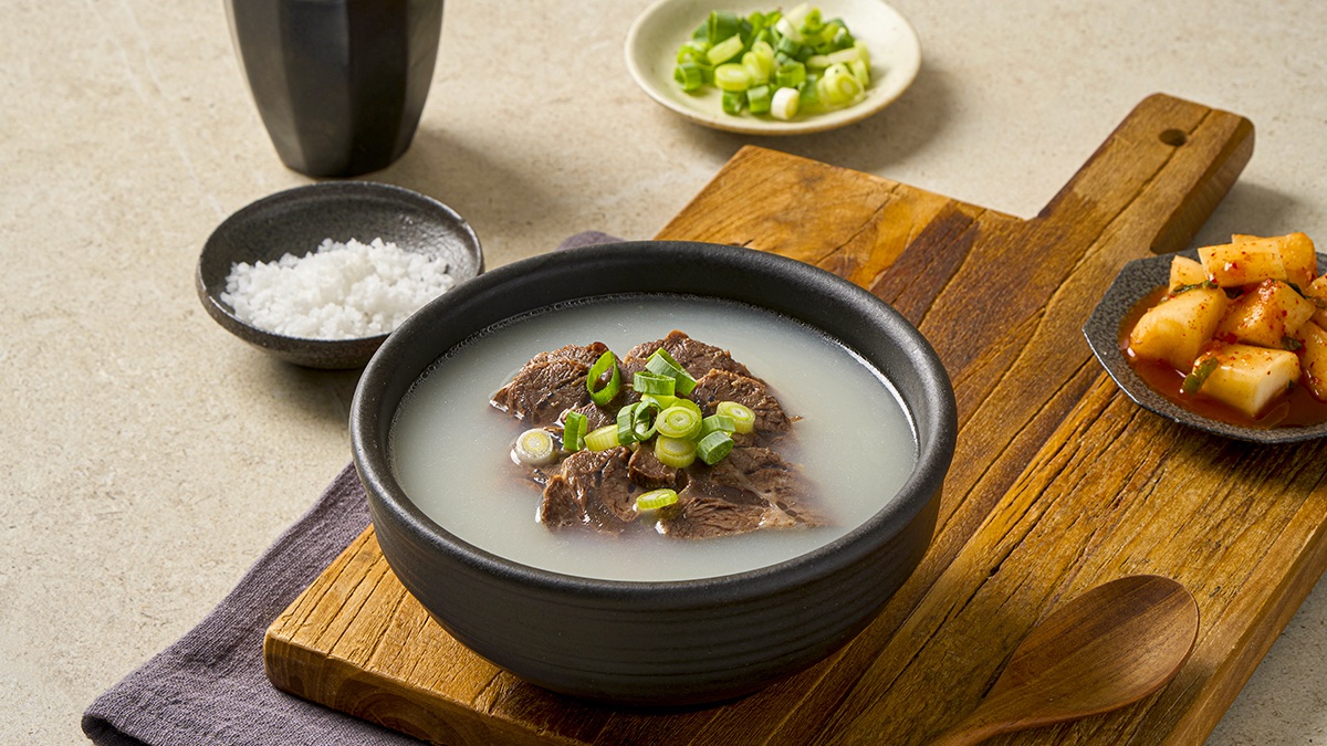 铸铁锅熬制72小时，层次丰富的韩牛骨汤