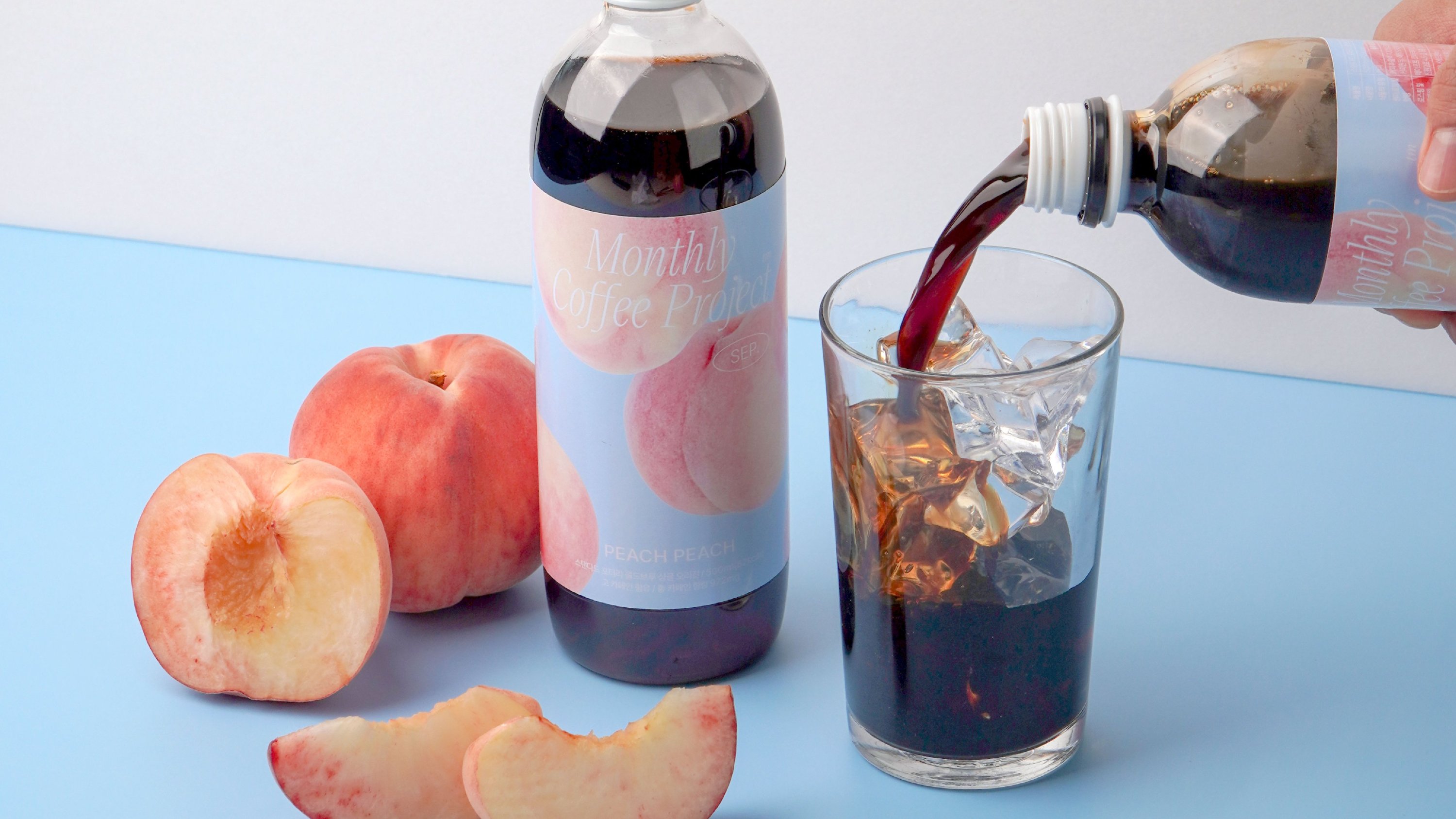 79回目の月間コーヒー、甘い桃のようなコールドブリューコーヒー