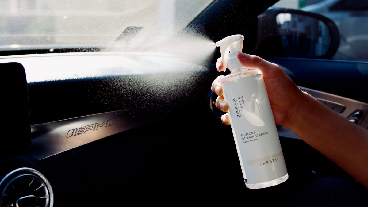 A chemical-free indoor cleaner that keeps your car interior clean and healthy.