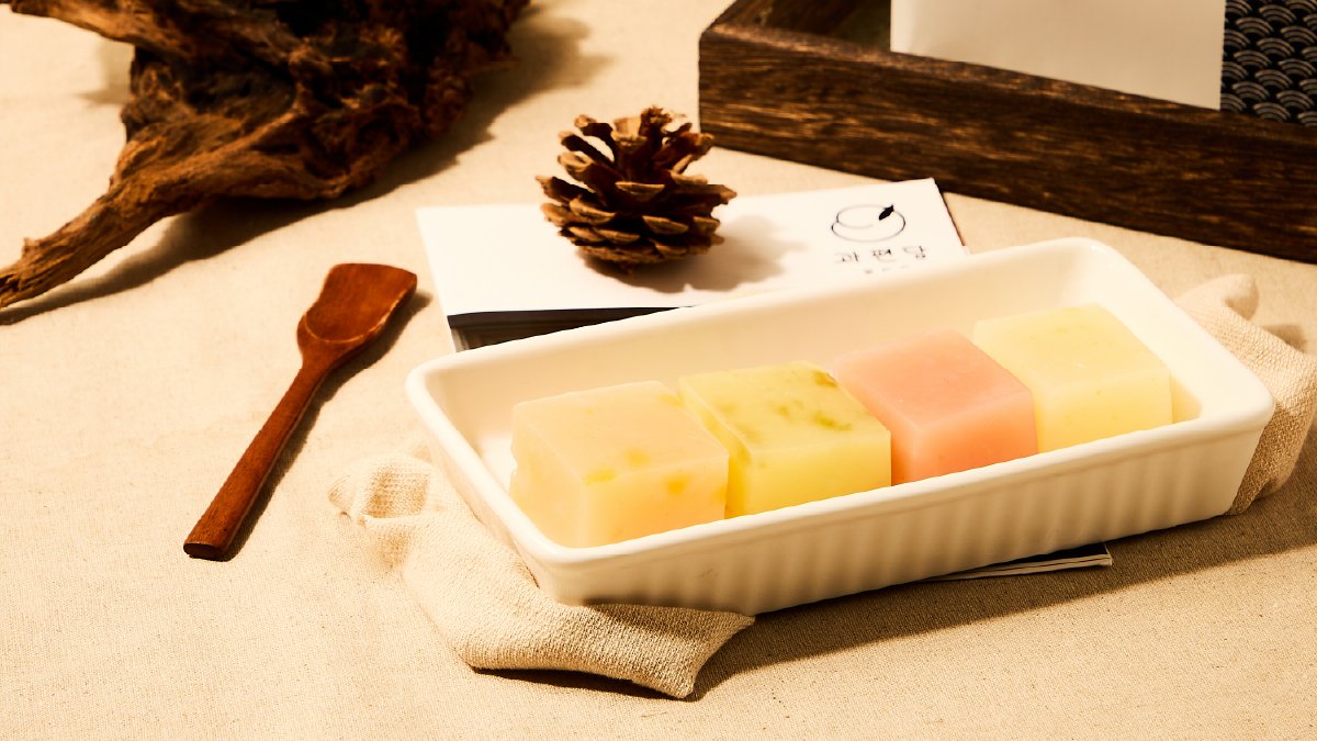 Peach jelly reserved for Joseon kings? | Neither jelly nor pudding: Traditional Joseon fruit pastry set