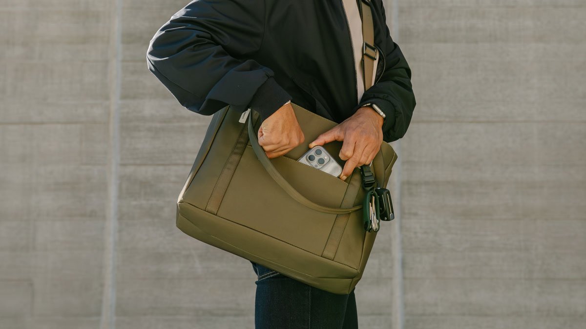 Don't just 'organize' your work bag—'design' it. The smart Obiki System Bag.