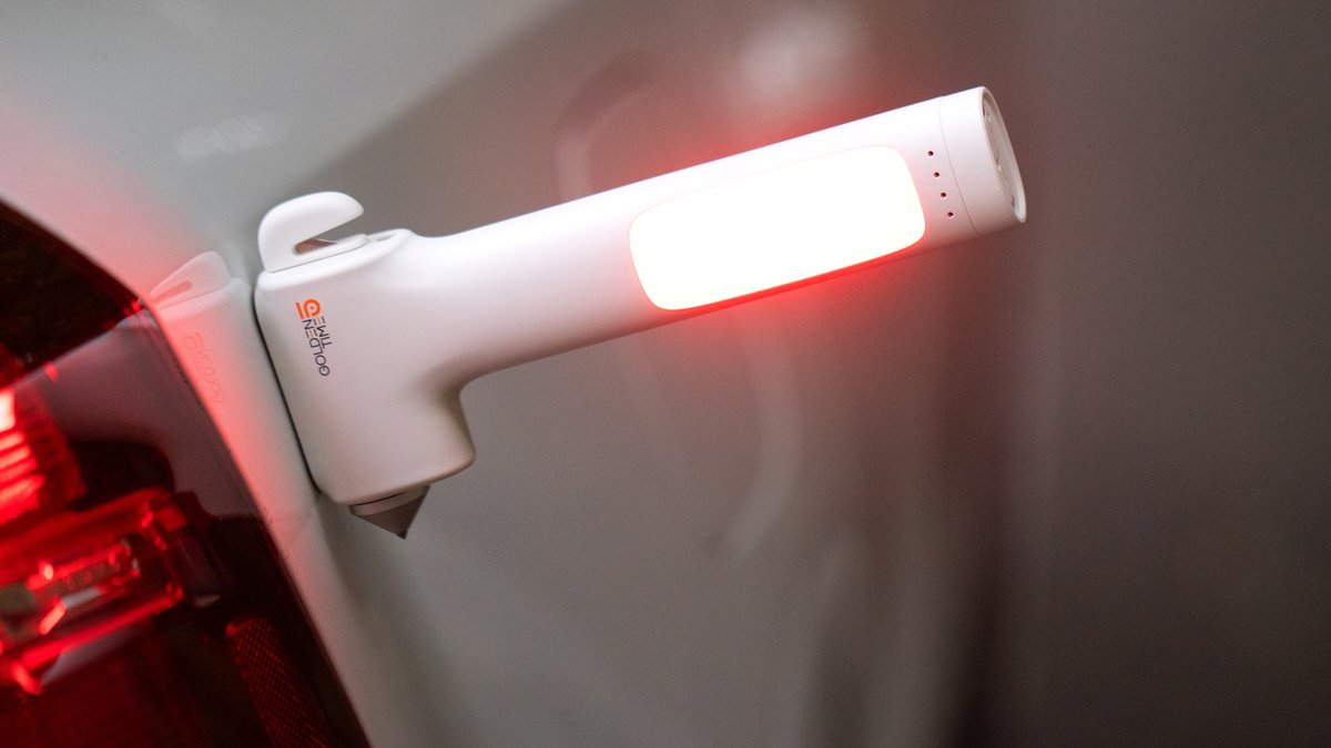 The golden time even auto insurance can't protect you—4-in-1 all-in-one vehicle escape hammer