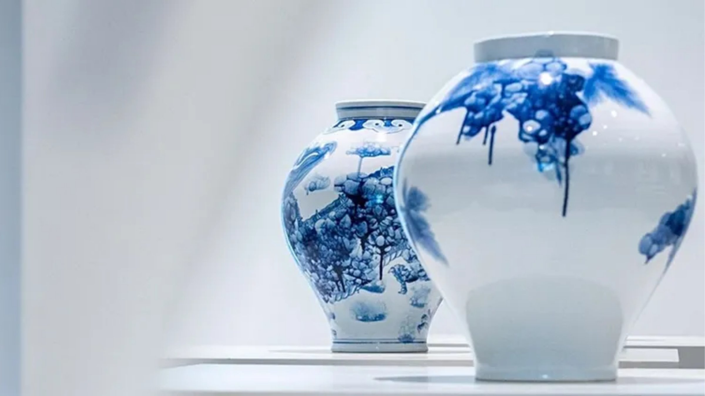 달항아리에 숨을 불어넣는ㅣ 샤론스톤도 반한, 진환민 작가의 [청화백자]